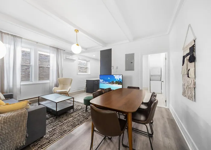 Modern And Cozy 4 Bedrooms Sleep 12