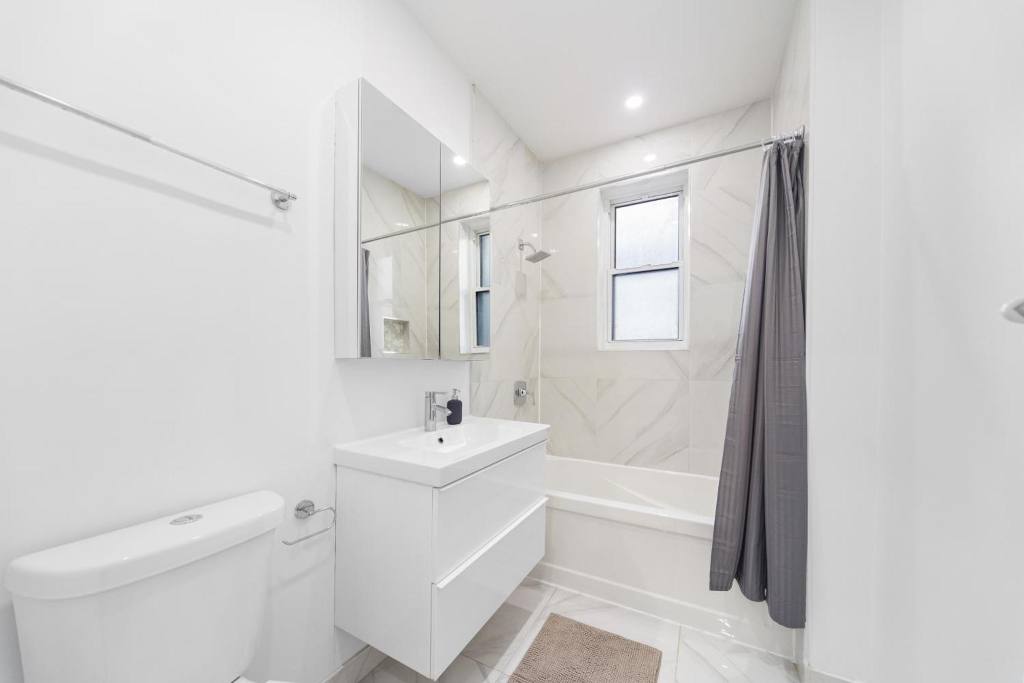 Modern And Cozy 4 Bedrooms Sleep 12 * Montreal