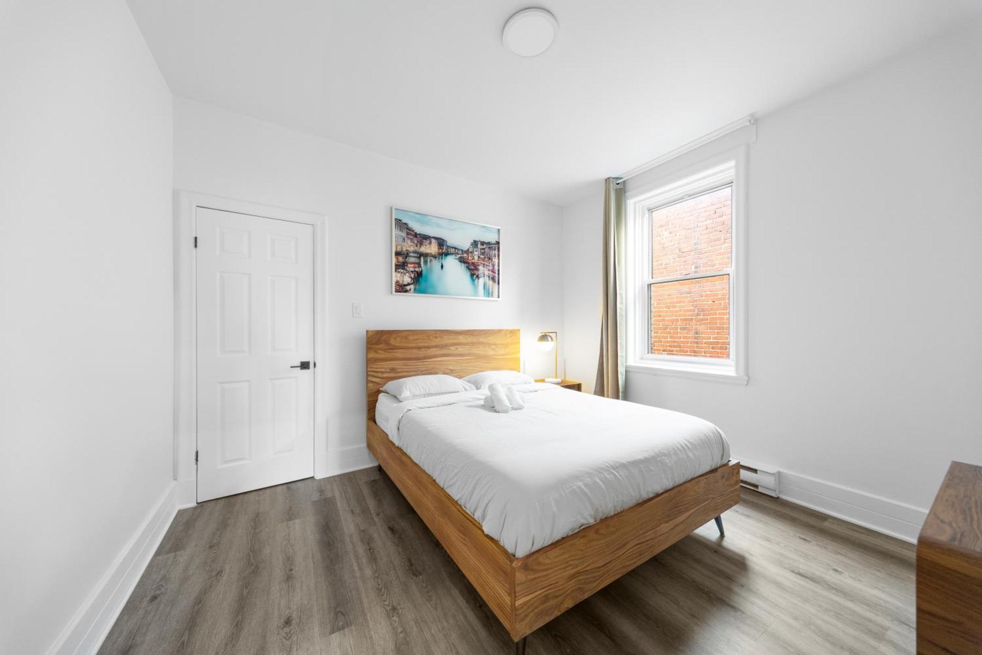Apartment Modern And Cozy 4 Bedrooms Sleep 12